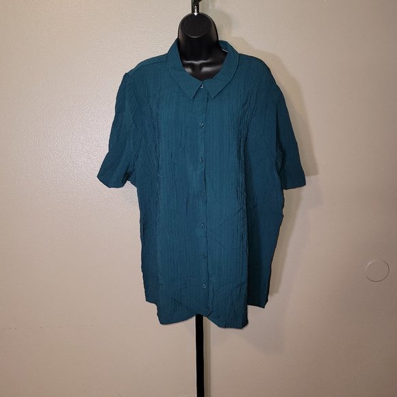 A511631* Denim & Co. Textured Woven Button Front Shirt - Picture 1 of 3